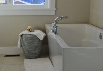 modernisieren-badezimmer-neue-badewanne